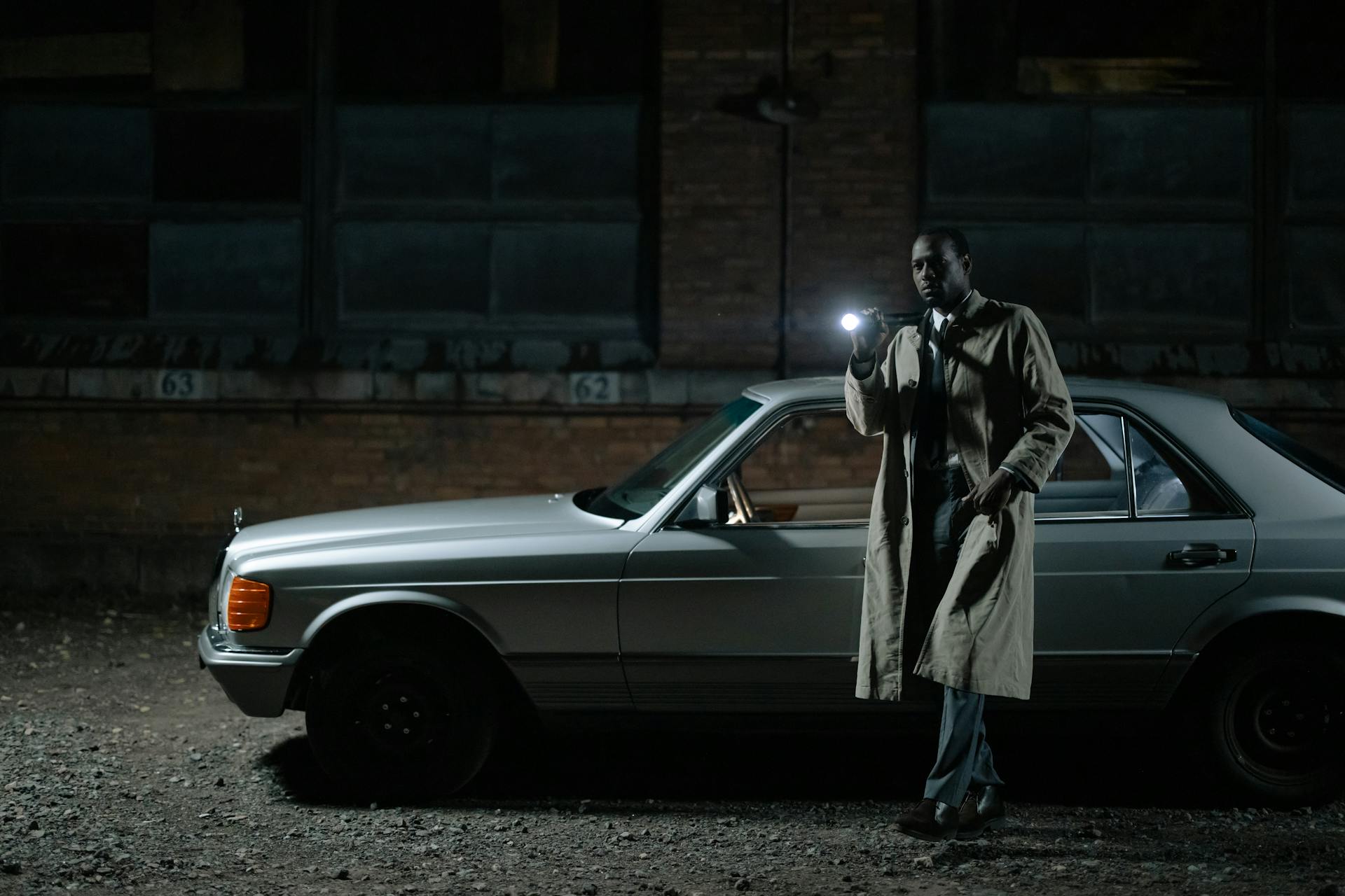 police search flashlight